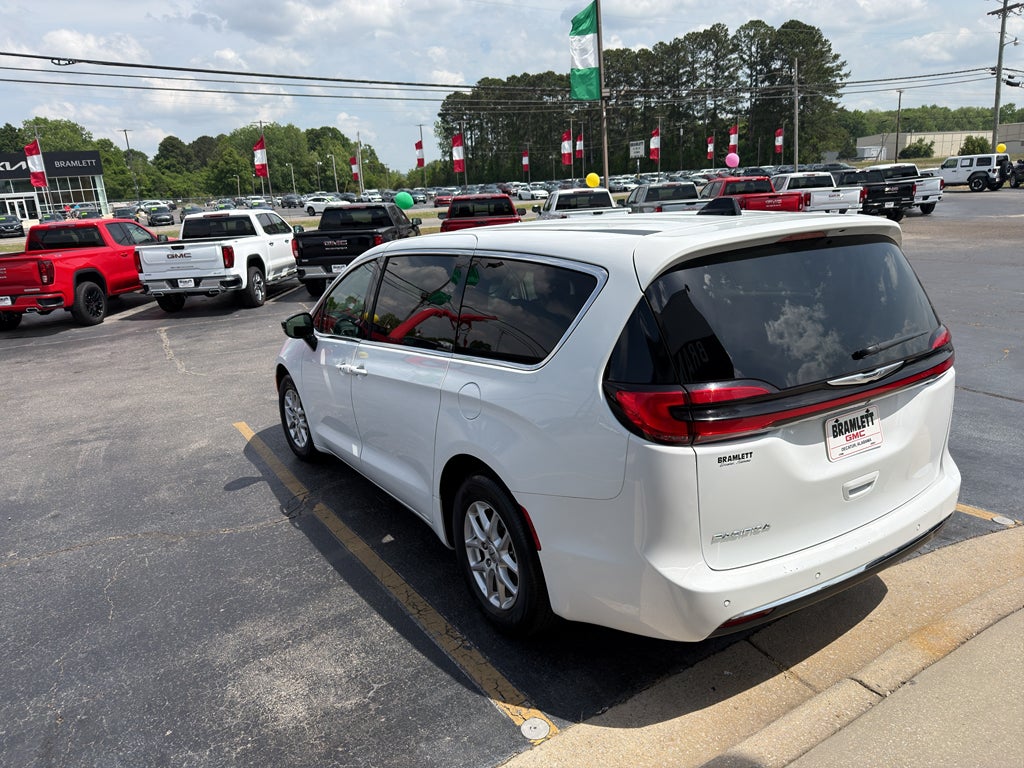 2024 Chrysler Pacifica Touring L