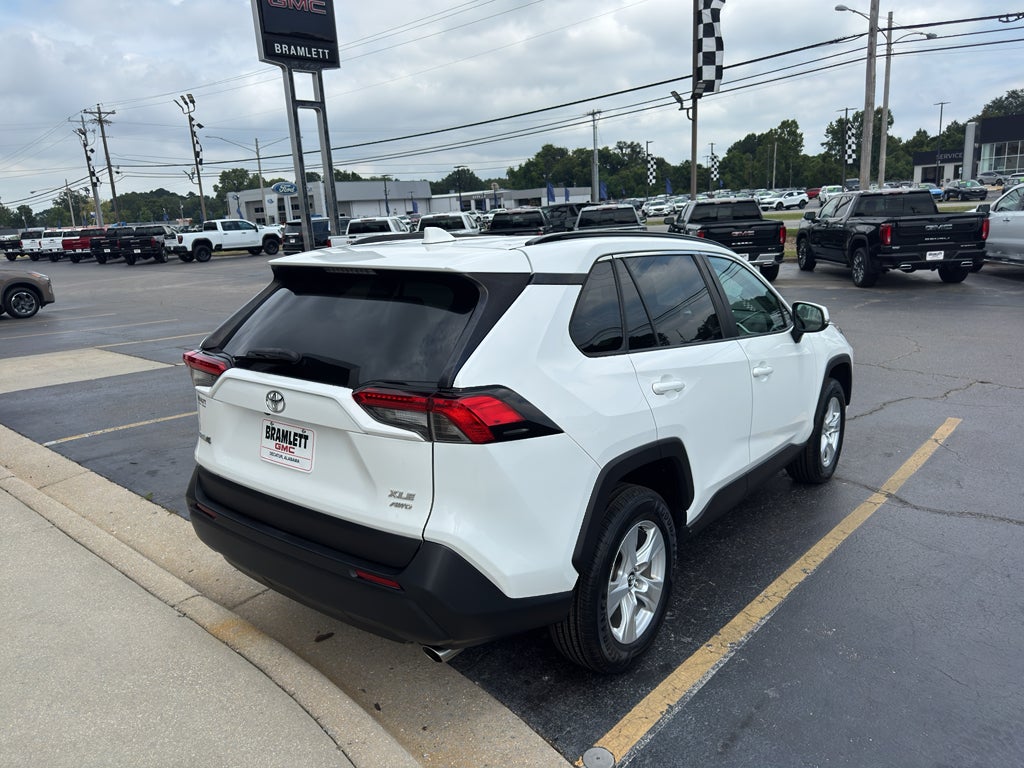 2021 Toyota RAV4 XLE