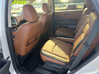 2023 Nissan Pathfinder Platinum