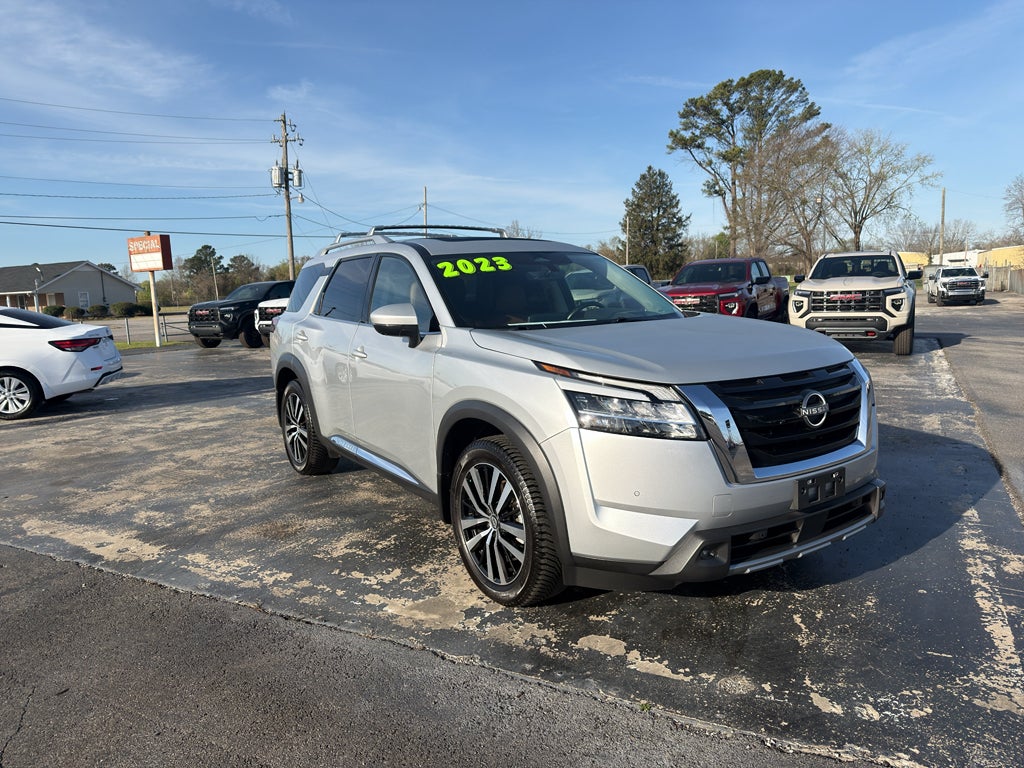 2023 Nissan Pathfinder Platinum