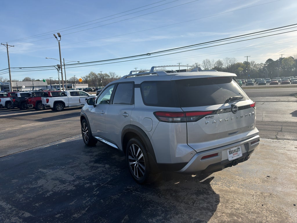 2023 Nissan Pathfinder Platinum