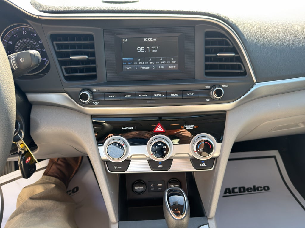 2019 Hyundai Elantra SE