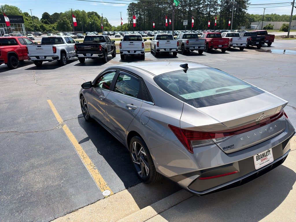 2024 Hyundai Elantra SEL