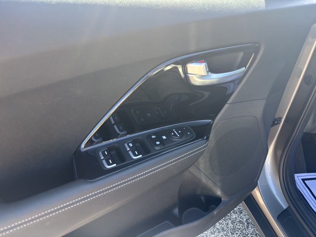 2022 Kia Niro LXS SE