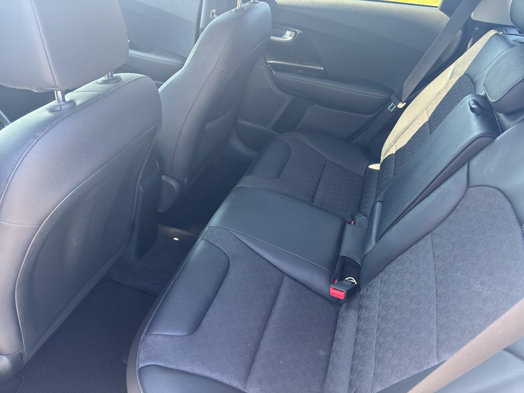 2022 Kia Niro LXS SE