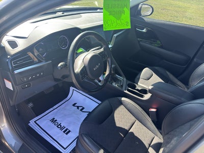 2022 Kia Niro LXS SE